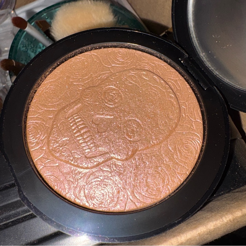 Melt Cosmetics Limited Edition iluminacion Highlighter Day of the Dead Halloween - Picture 6 of 6